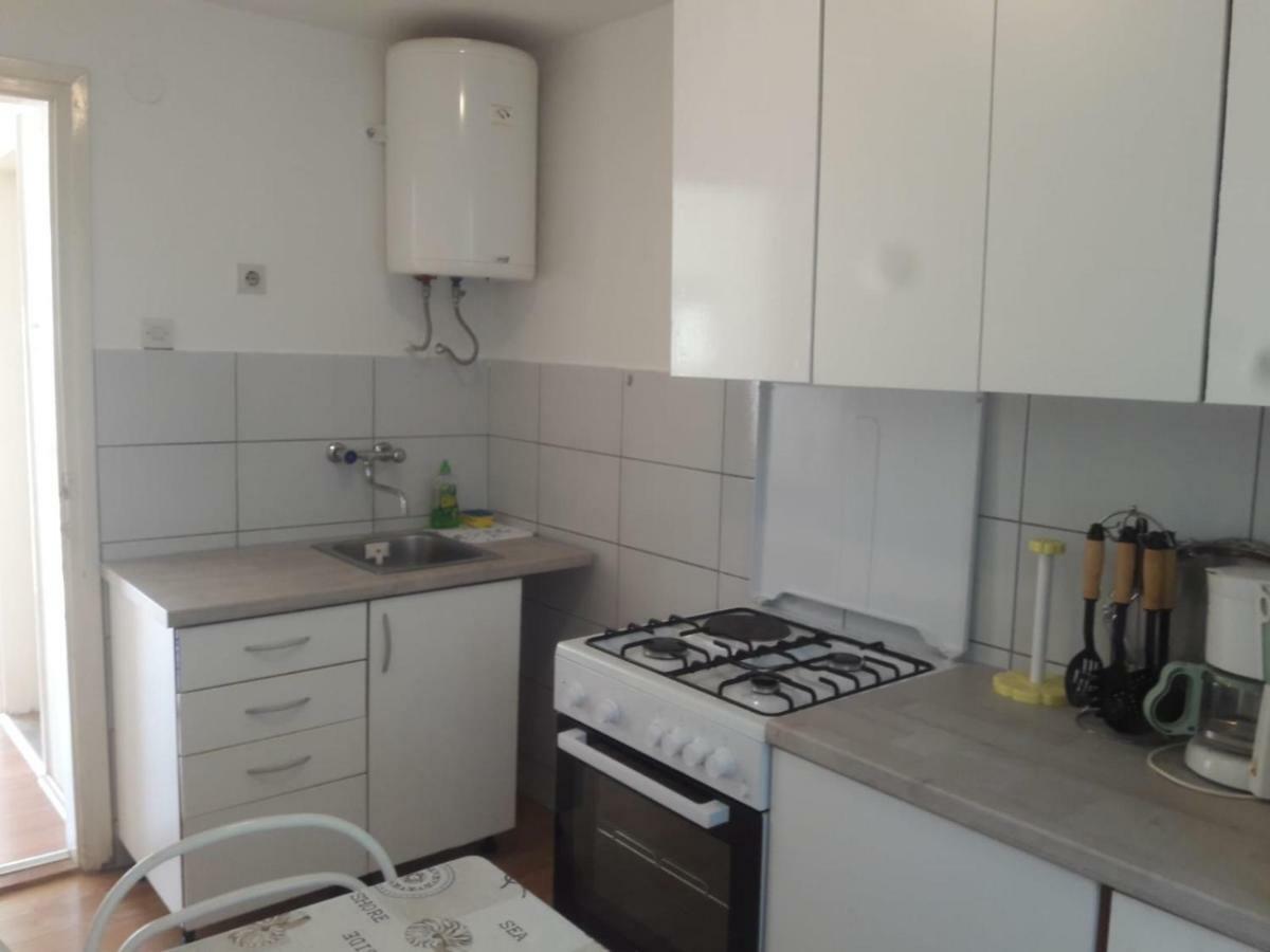 Apartman Barbara Cres Exterior photo